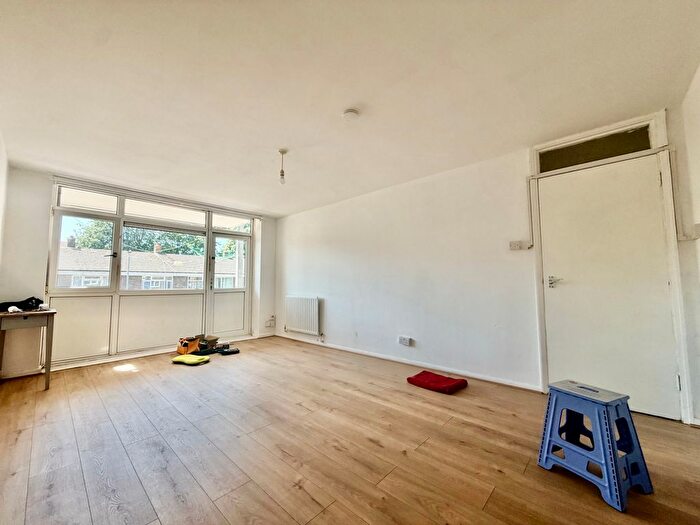 3 Bedroom Flat To Rent In Clarendon Street, Portsmouth, PO1