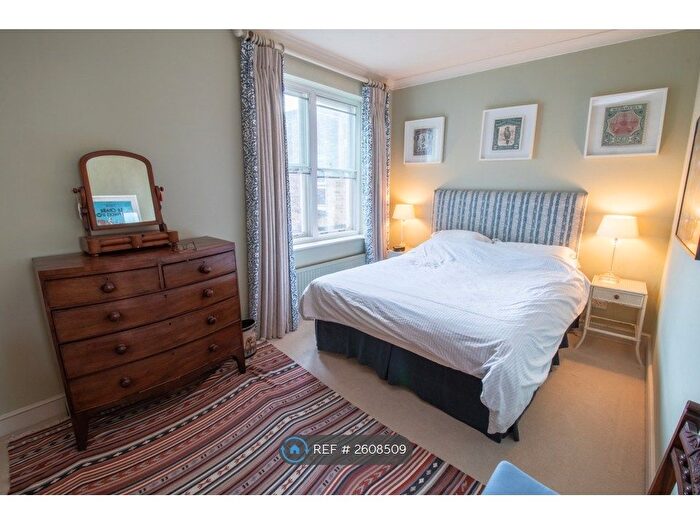 2 Bedroom Flat To Rent In Earls Court Square, London, SW5