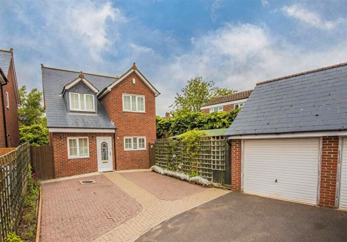 3 Bedroom Detached House To Rent In Marlow Close, Rothwell, Kettering, NN14