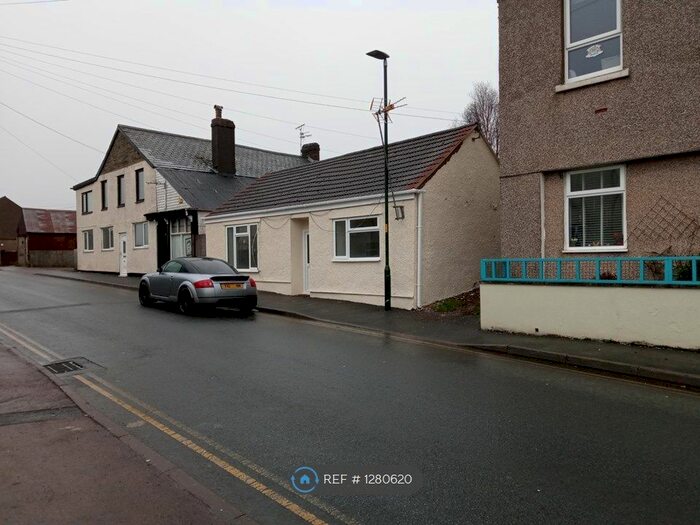 2 Bedroom Bungalow To Rent In Commercial Street, Cinderford GL14