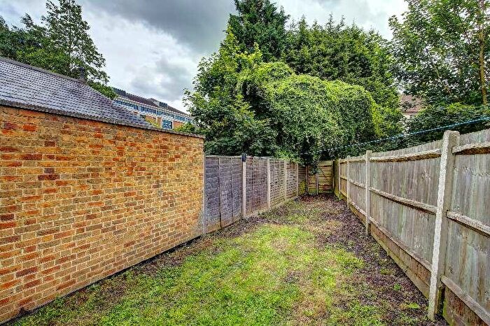 4 Bedroom Terraced House To Rent In Oaklea Passage, KT1