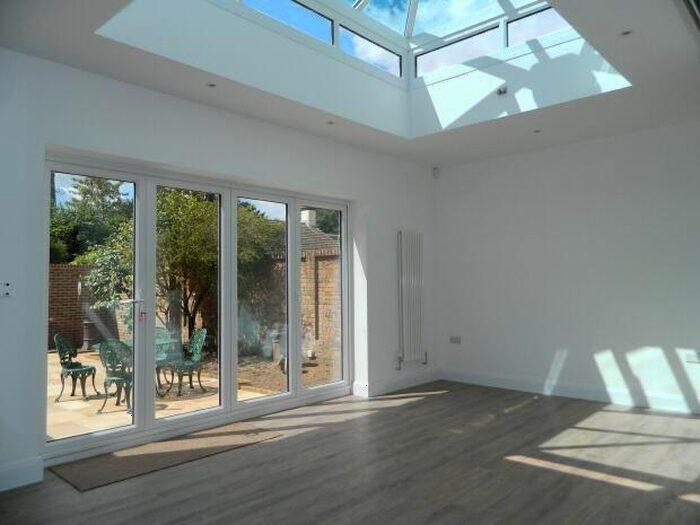 4 Bedroom Bungalow To Rent In Old Millmeads, RH12