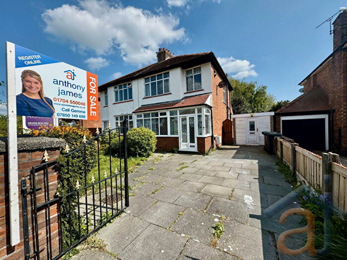 3 Bedroom Semi-Detached House For Sale In Holmdale Avenue, Southport, PR9