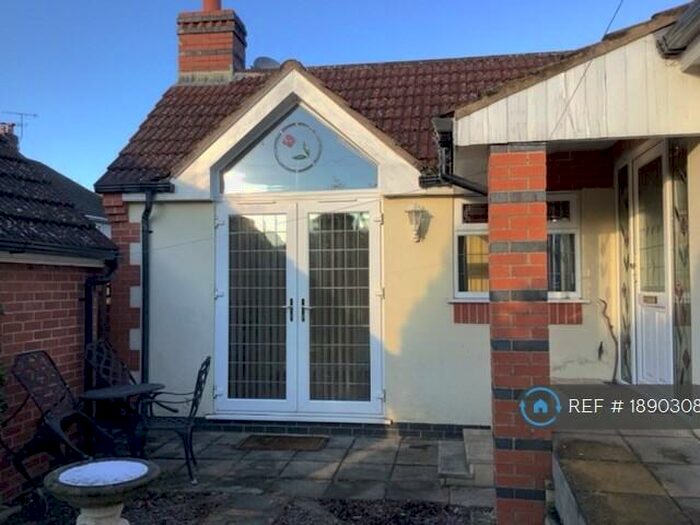 2 Bedroom Bungalow To Rent In Nightingale Close, Derbyshire, DE4
