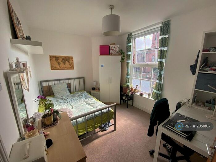 6 Bedroom Semi-Detached House To Rent In North View, Edge Hill, Liverpool, L7