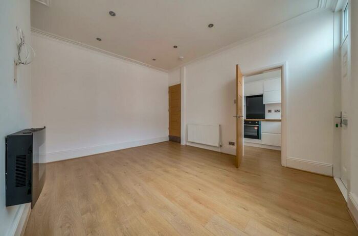 2 Bedroom Terraced House To Rent In Claremont Place, Leeds, LS12