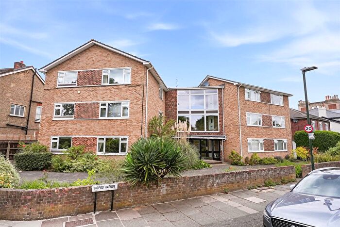 2 Bedroom Flat For Sale In Courtayne Court, Popes Avenue, Twickenham, TW2