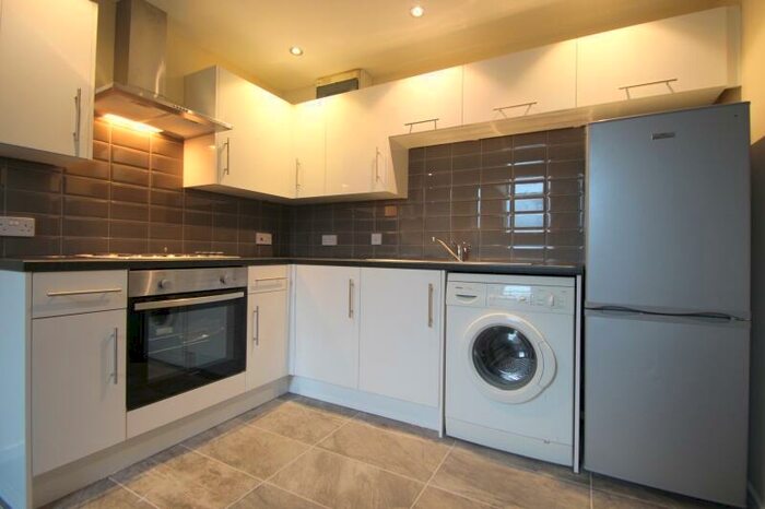 1 Bedroom Flat To Rent In Hartley Avenue, Woodhouse, Leeds, LS6