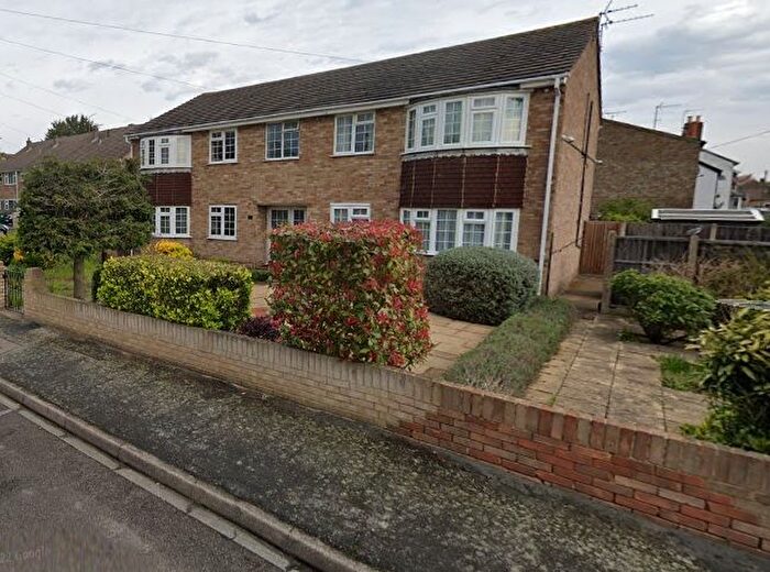 2 Bedroom Flat To Rent In Burbridge Road, Shepperton, TW17