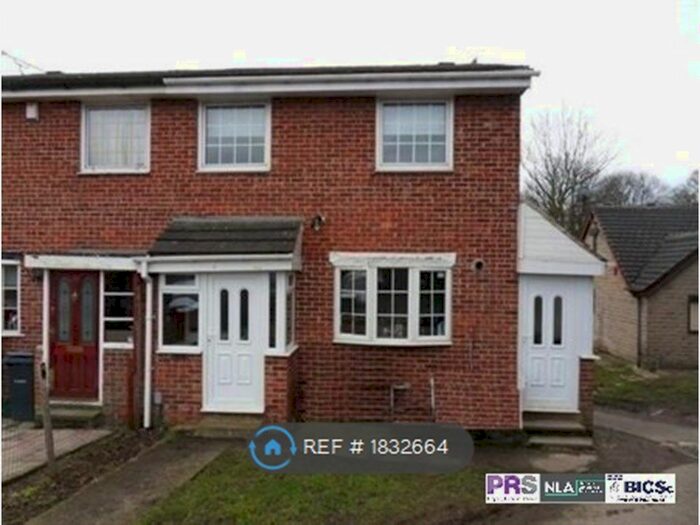 3 Bedroom Semi-Detached House To Rent In Oakdale Drive, Bradford, BD10