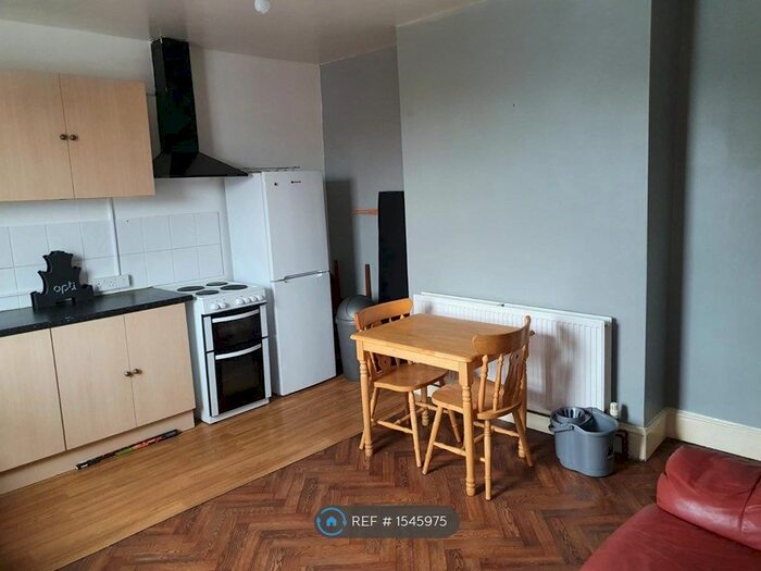 1 Bedroom Flat To Rent In Clifton Avenue, Leeds, LS9