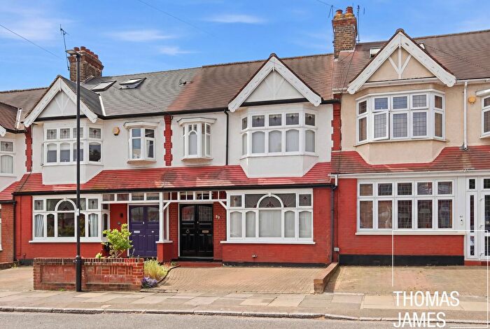 3 Bedroom Terraced House For Sale In Farm Road, London, N21