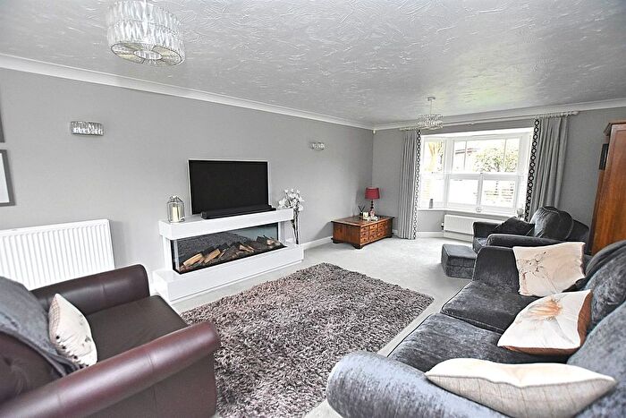 4 Bedroom Detached House For Sale In Needham Drive, Holmes Chapel, Crewe, CW4