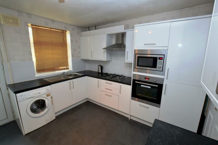 2 Bedroom House To Rent In St. Helens Street, Chesterfield, S41