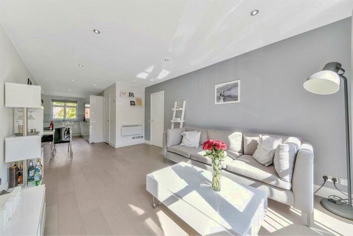 2 Bedroom Apartment To Rent In Park West Building, Bow Quarter, E3