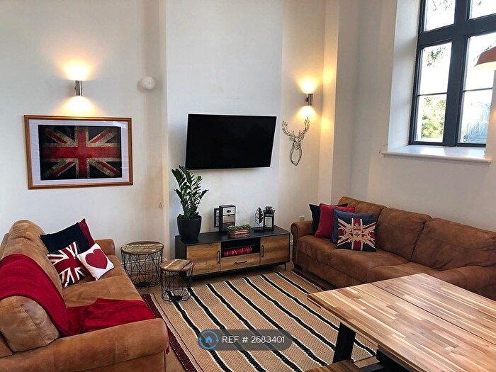 7 Bedroom Semi Detached House To Rent In Crookesmoor Road, Sheffield, S6