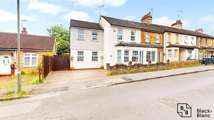 5 Bedroom End Of Terrace House To Rent In Milton Road, Caterham, CR3