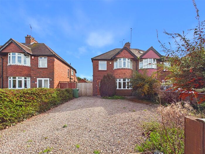 3 Bedroom Semi Detached House For Sale In Cheltenham Road, Gloucester, Gloucestershire, GL2