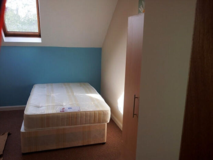 10 Bedroom House To Rent In Regent Park Avenue, Leeds, LS6