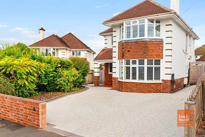 3 Bedroom Detached House For Sale In Countess Wear, Exeter, EX2