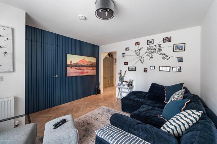 4 Bedroom Town House For Sale In Auldfield Gate, Pollokshaws, G43