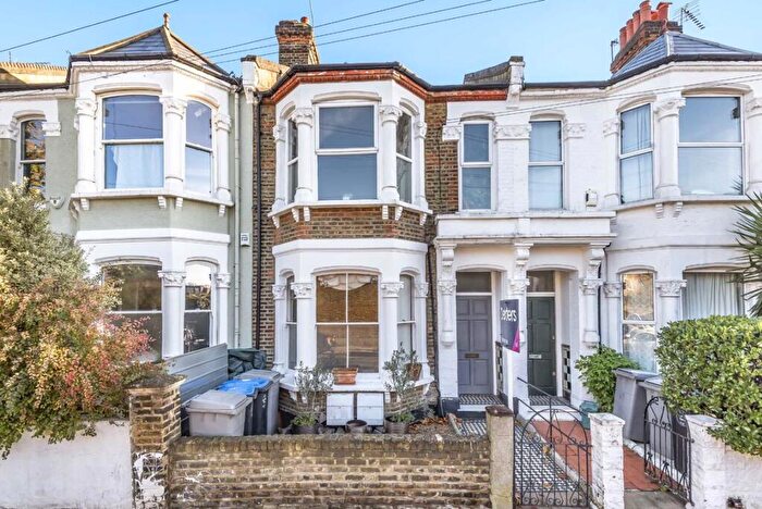 2 Bedroom Flat To Rent In Langler Road, Kensal Rise, NW10