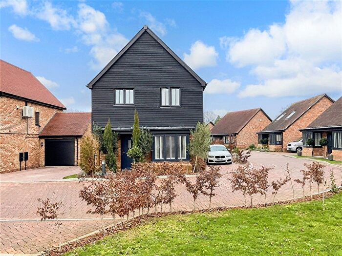 3 Bedroom Detached House For Sale In Round Top Close, Cliffe Woods, Rochester, Kent, ME3