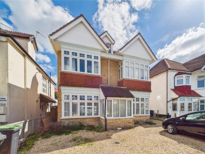 1 Bedroom Apartment For Sale In Stourcliffe Avenue, Southbourne, Bournemouth, BH6