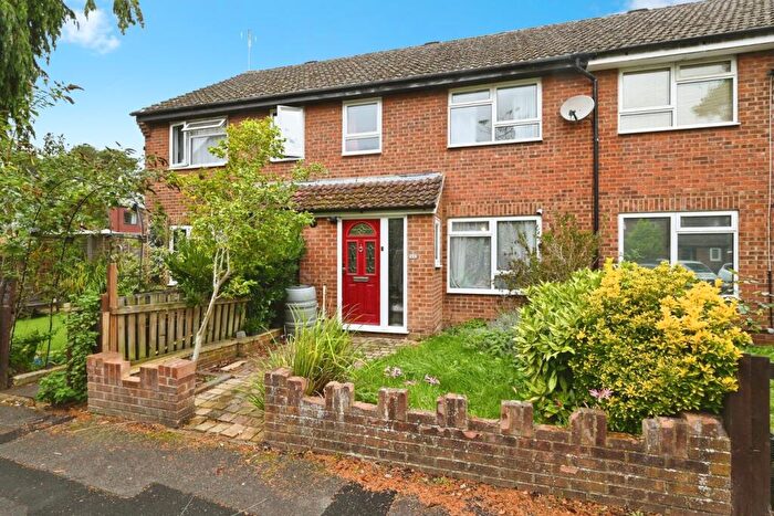 3 Bedroom Terraced House For Sale In Arnett Avenue, Finchampstead, Wokingham, RG40