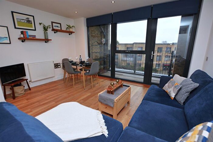 1 Bedroom Flat For Sale In Prince Georges Road, Colliers Wood, SW19