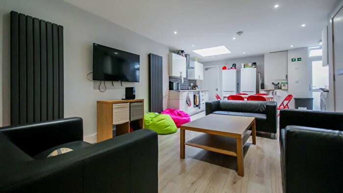 6 Bedroom Terraced House To Rent In Tiverton Road, Selly Oak, Birmingham, B29