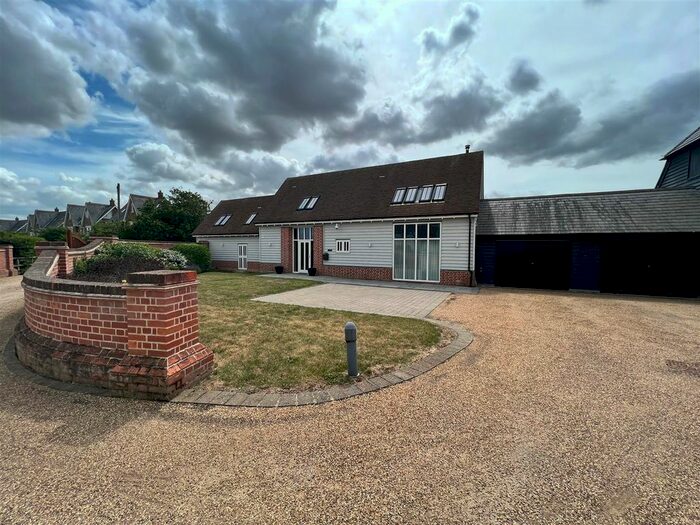 4 Bedroom Barn Conversion To Rent In White Hart Lane, Chelmsford, CM1