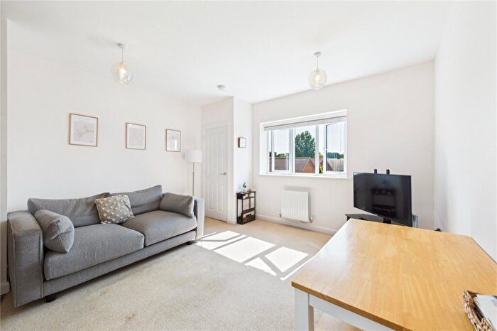1 Bedroom Apartment For Sale In Caribou Walk, Three Mile Cross, Reading, Berkshire, RG7