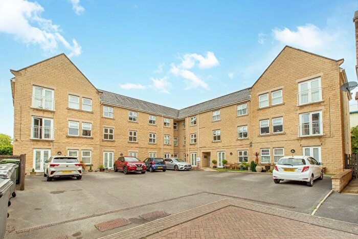2 Bedroom Flat For Sale In Gomersall House, Drighlington, BD11