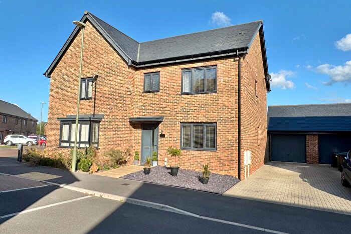 3 Bedroom Semi-Detached House For Sale In Linnet Way, Whiteley, PO15