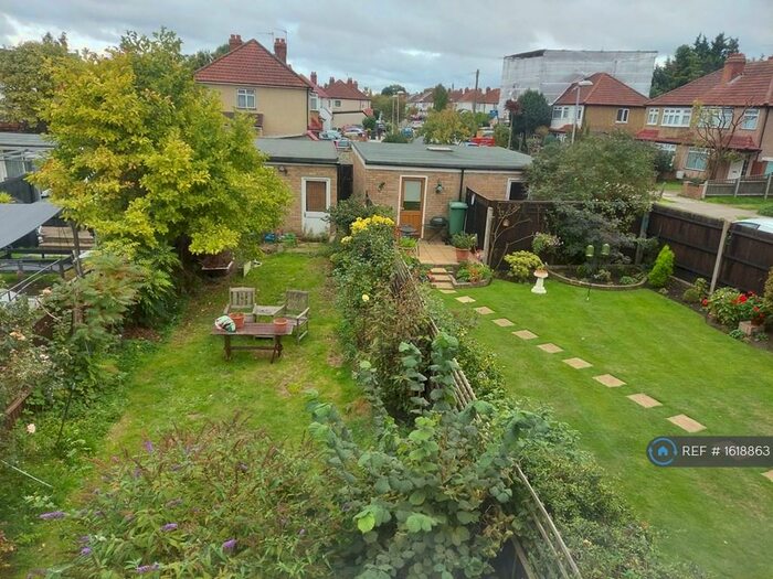 3 Bedroom Terraced House To Rent In Red Lion Road, Kingston Upon Thames, KT6