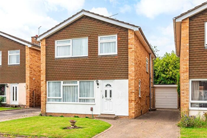 3 Bedroom Detached House For Sale In The Paddock, Hitchin, Hertfordshire, SG4