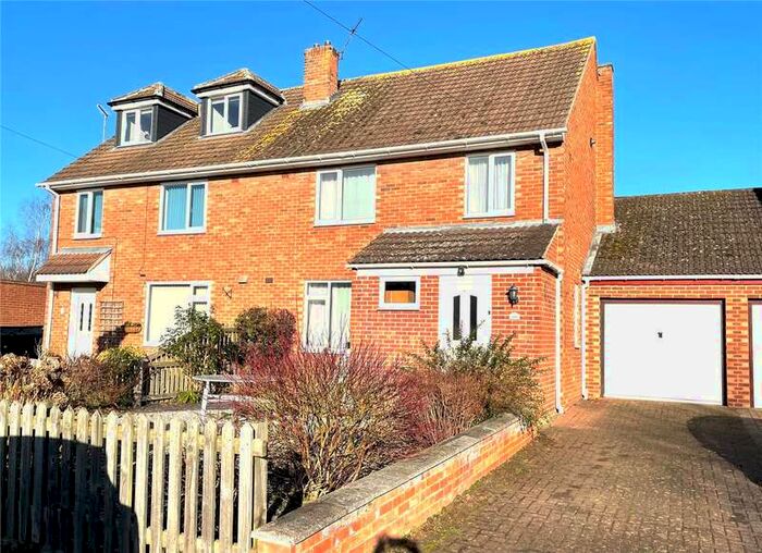 3 Bedroom Semi-Detached House For Sale In 89 Coneygrey Spinney, Flintham, Newark, NG23