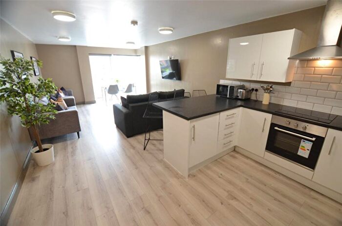 2 Bedroom Apartment For Sale In Romulus Road, Gravesend, DA12