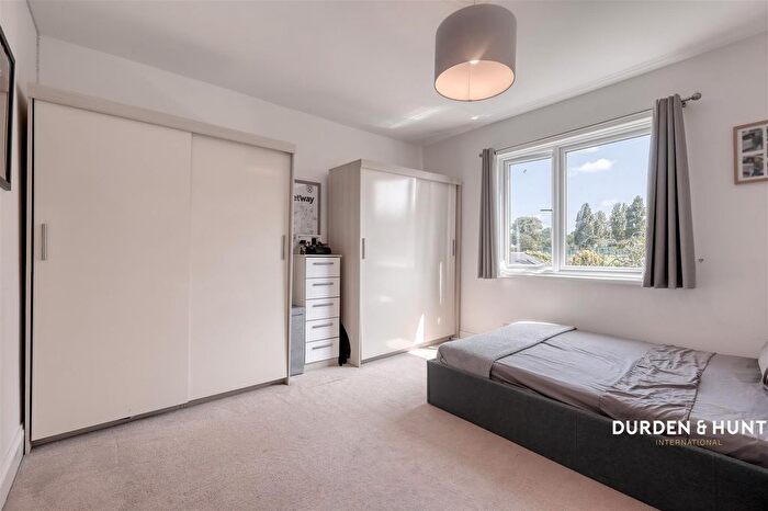 3 Bedroom Terraced House For Sale In Globe Road, Hornchurch, RM11