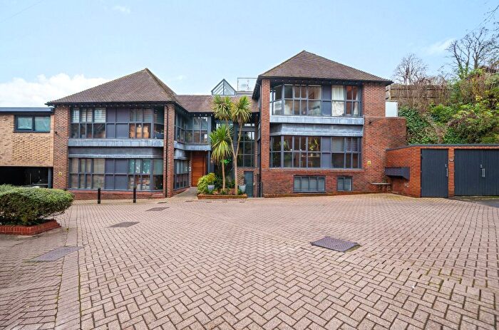 2 Bedroom Flat To Rent In Old Station Approach, Winchester, Hampshire, SO23