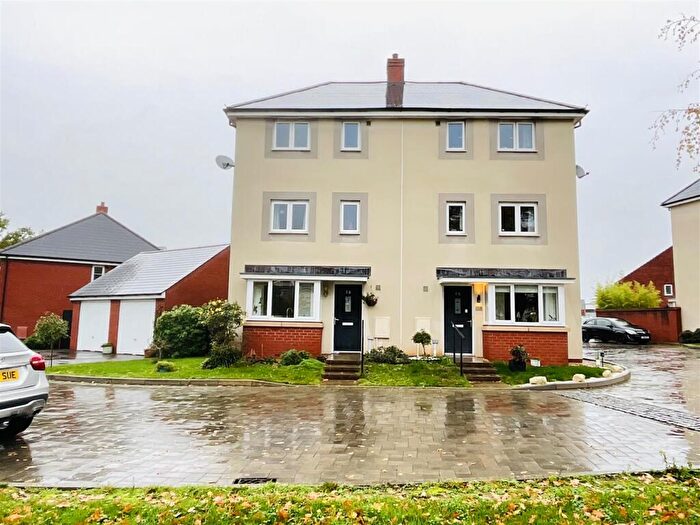 4 Bedroom Semi Detached House To Rent In Valerian Street, Emersons Green, Bristol, BS16