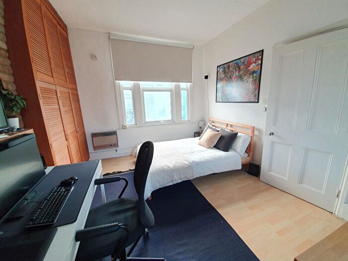 Studio To Rent In Drayton Park, Highbury, N5
