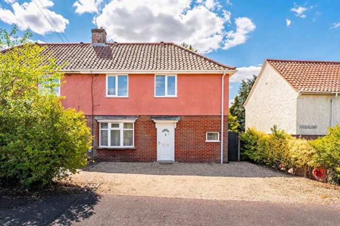 3 Bedroom Semi-Detached House For Sale In Birkbeck Road, Norwich, NR1