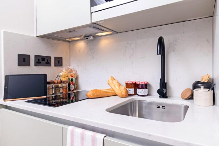 Studio To Rent In Cosy Studio, L2