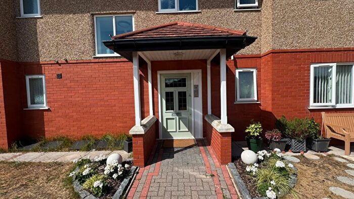 2 Bedroom Apartment To Rent In Linksview, Hall Road West, L23