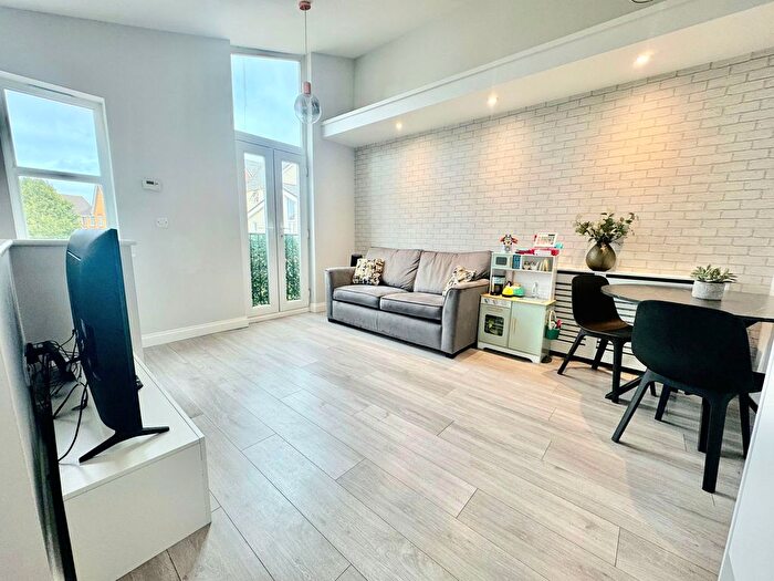 1 Bedroom Flat For Sale In Onyx Drive, Sittingbourne, ME10