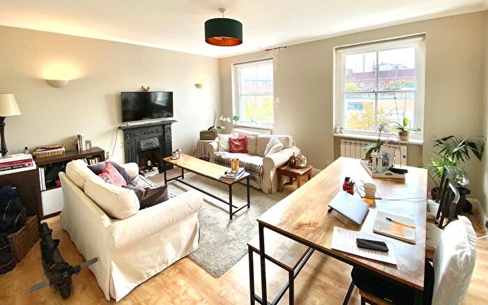2 Bedroom Flat To Rent In Cosway Street, Marylebone, London, NW1