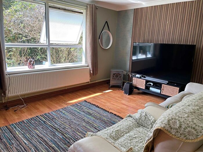 1 Bedroom Flat For Sale In Llys Newydd, Llwynhendy, Llanelli, SA14
