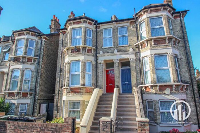 1 Bedroom Flat For Sale In Beechfield Road, Catford, SE6